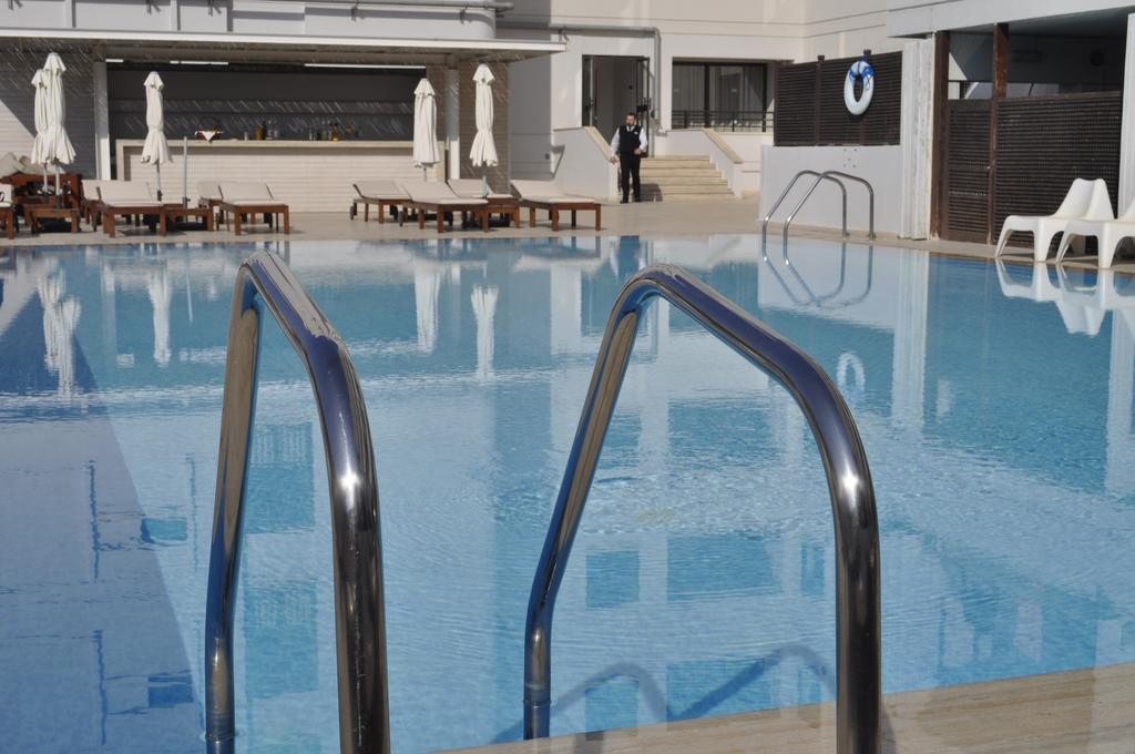 Sun Hall Hotel Larnaca Luaran gambar